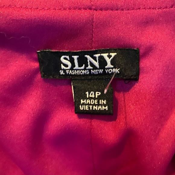 Packed /SLYN Burgundy Layered Dress 🌺🌺🌺 - Picture 6 of 8